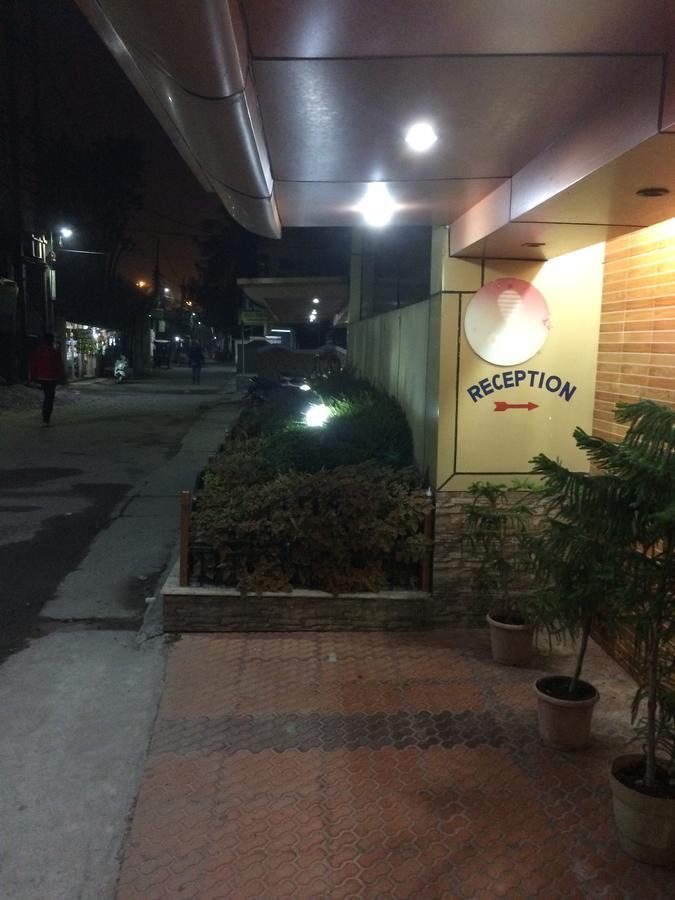 Oyo 16064 Tirupati Lodge Siliguri Exterior photo