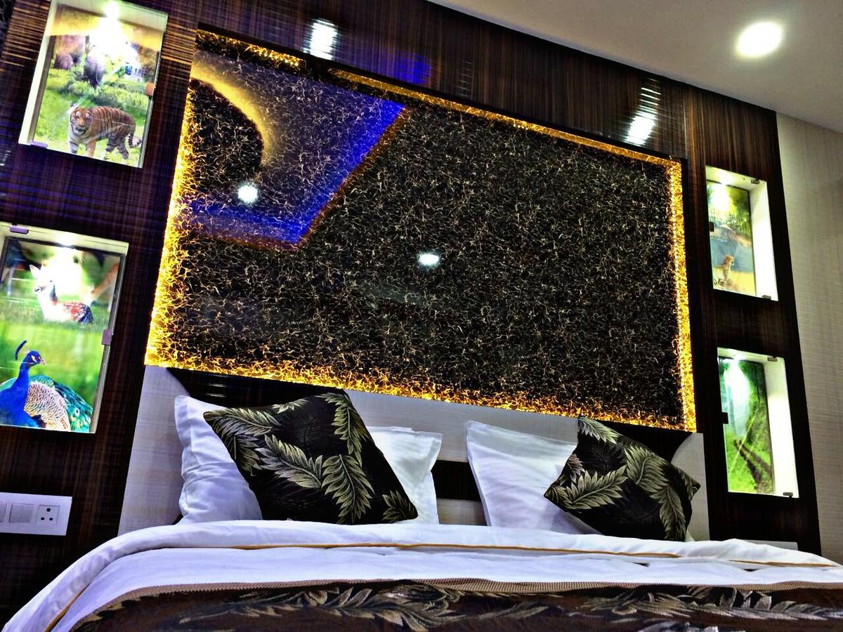 Oyo 16064 Tirupati Lodge Siliguri Exterior photo